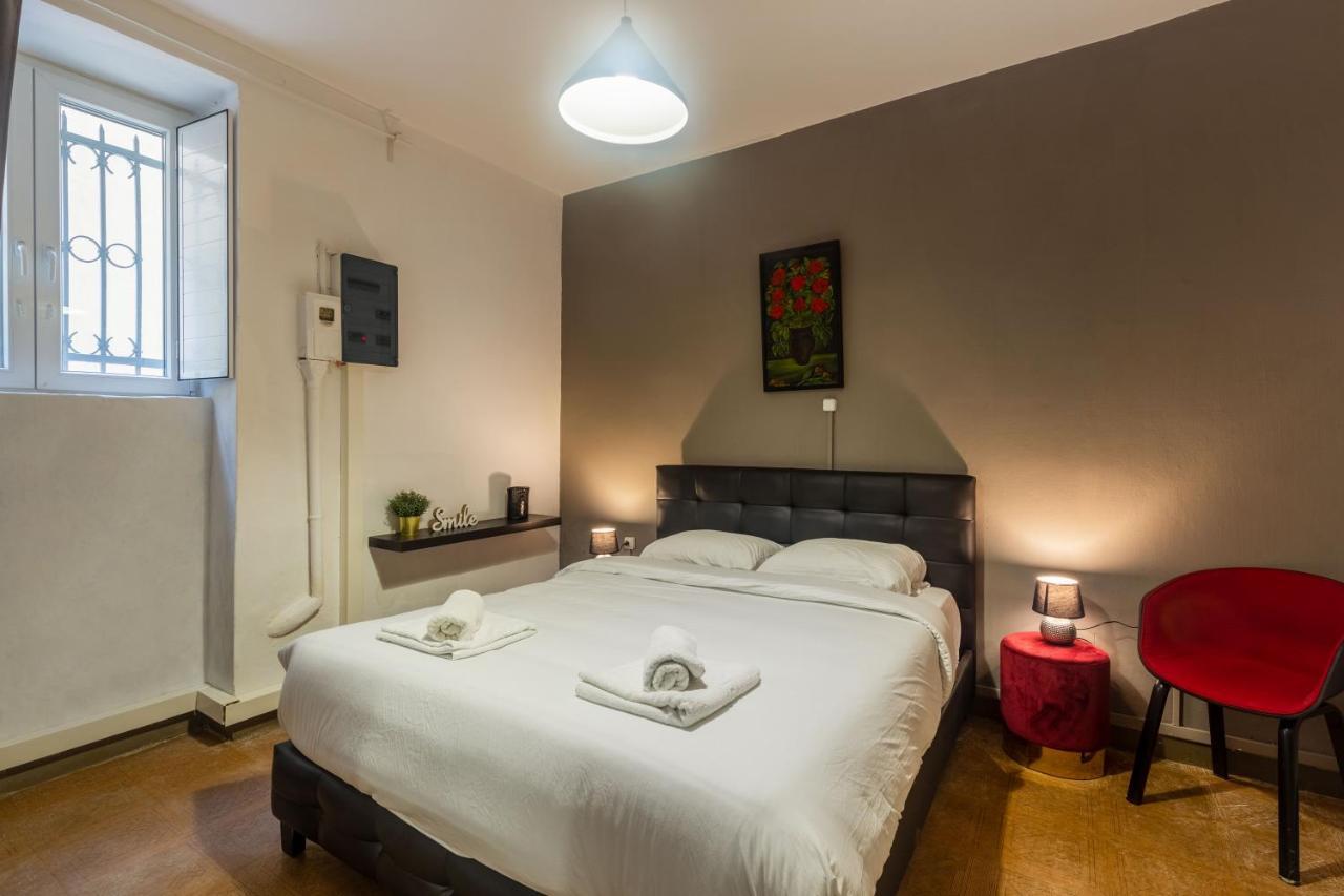 Charming Apartment In The Heart Of Plaka アテネ エクステリア 写真