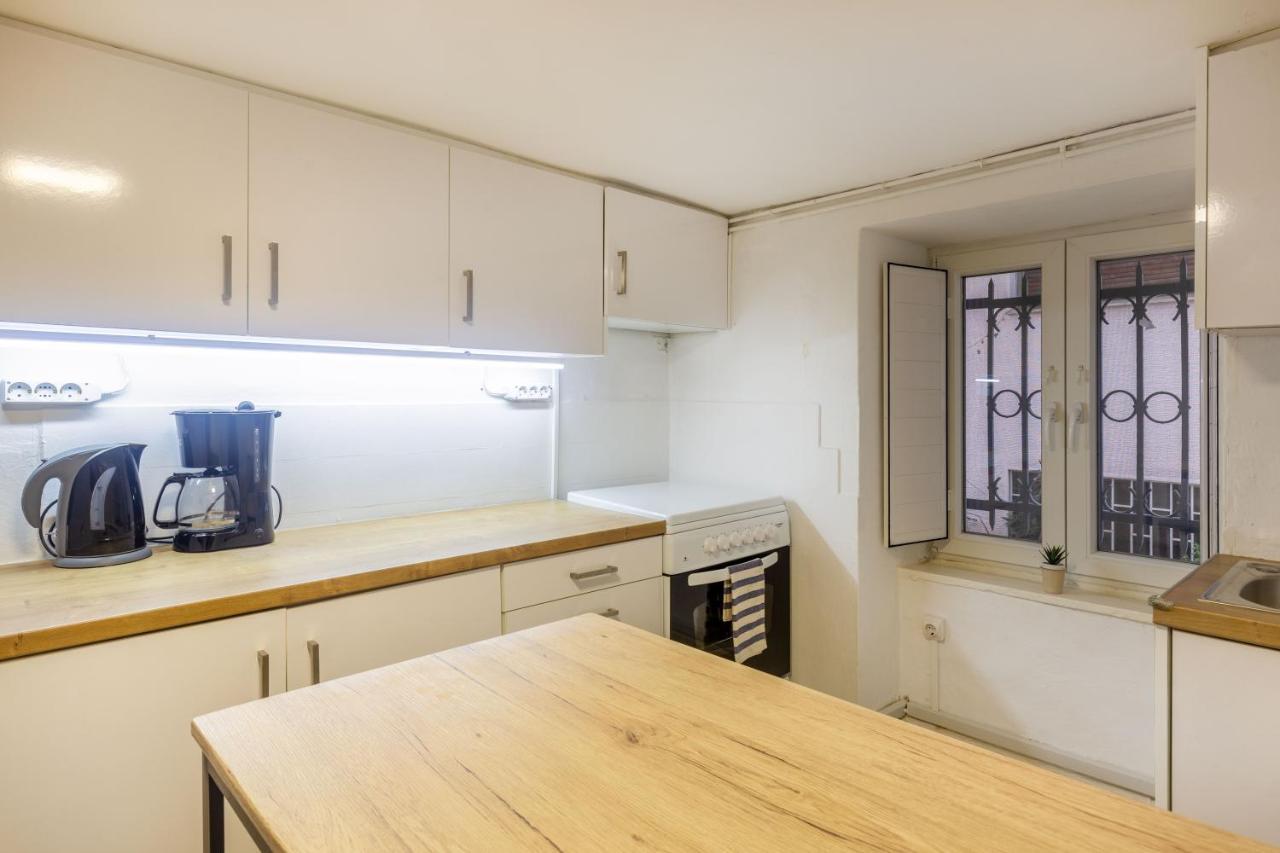 Charming Apartment In The Heart Of Plaka アテネ エクステリア 写真