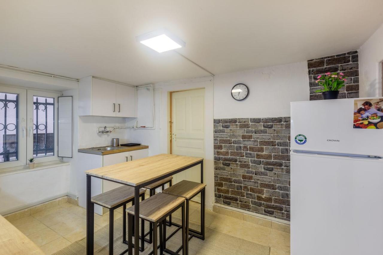 Charming Apartment In The Heart Of Plaka アテネ エクステリア 写真